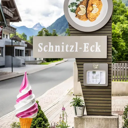 Schnitzl-eck בית הארחה